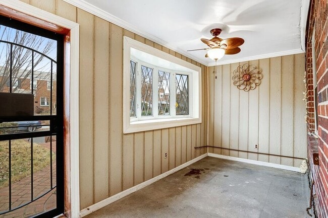 Building Photo - 3351 Clay St NE