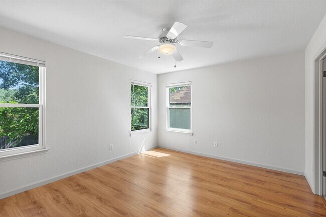 Building Photo - 1310 Strickland Dr