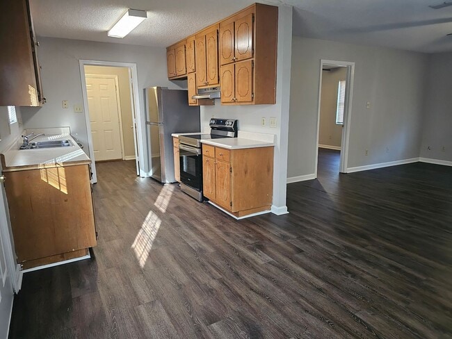 Building Photo - Home in Leesburg Available!