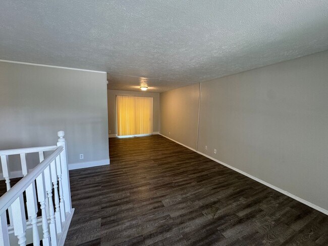 Building Photo - Far Eastside 4 Bedroom 2 Bath