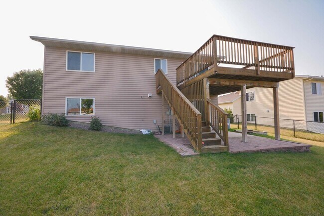 Building Photo - Great NW Home with Fenced Yard Near Gibbs Elementary