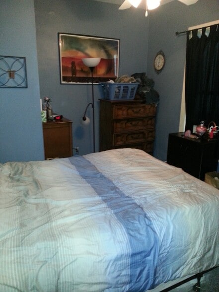 Bedroom 2 - 1041 Jenifer St