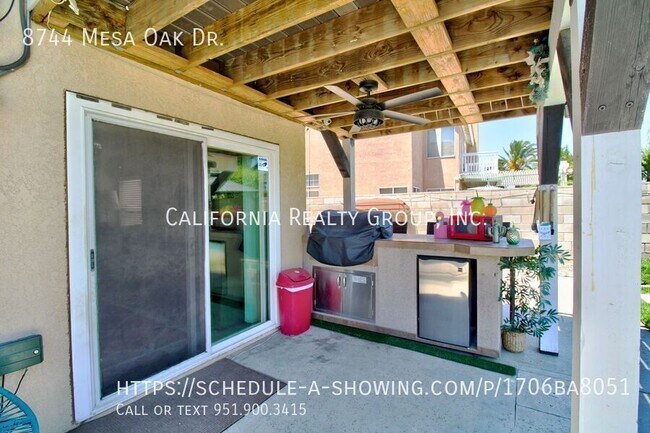 Building Photo - 8744 Mesa Oak Dr