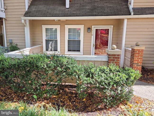 Primary Photo - 10823 Hampton Mill Terrace