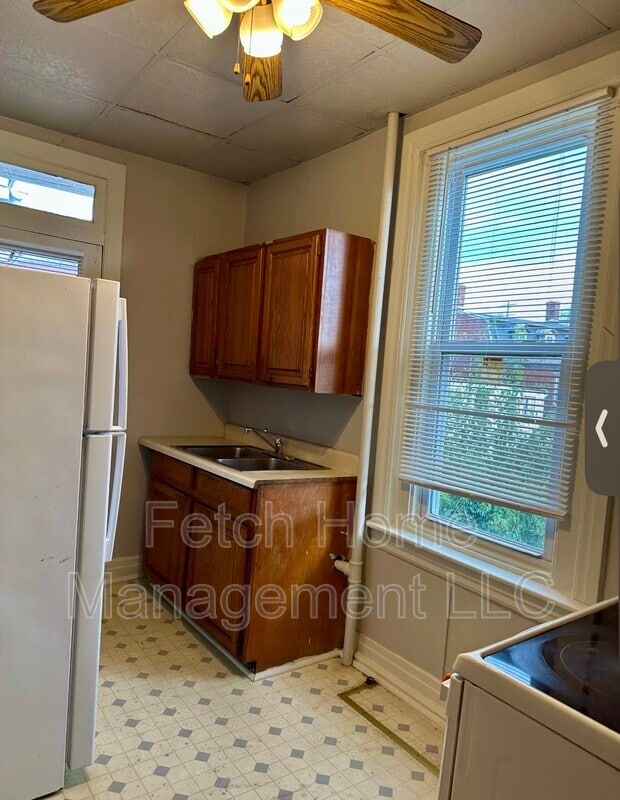 Building Photo - 816 Church St