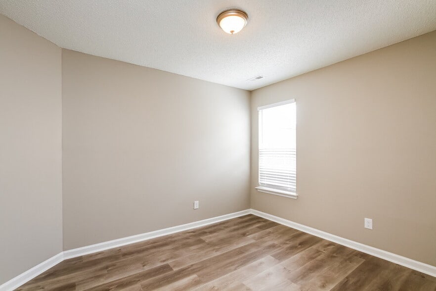 Building Photo - 107 Bluffton Rd