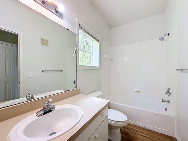 Building Photo - 3757 Conroy Rd