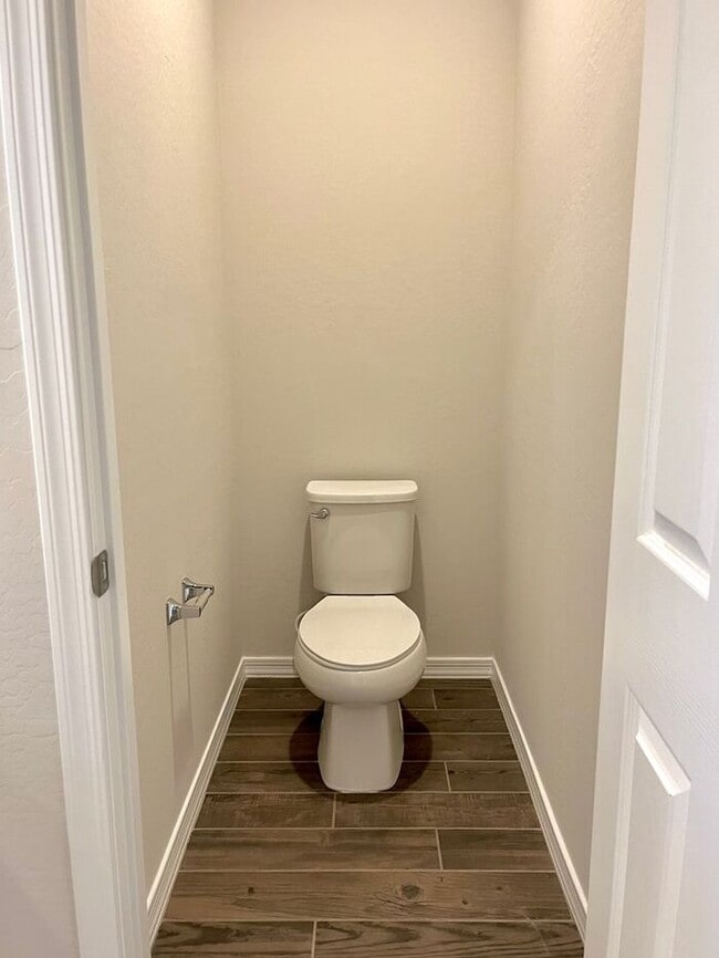 Building Photo - MOVE IN SPECIALS!! 2 Master Suites Open Ceiling Modern Home for RENT!