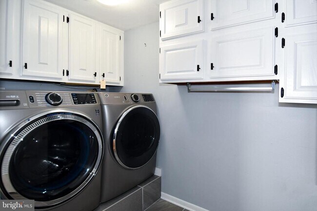 Building Photo - 15311 Beaverbrook Ct