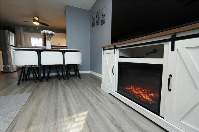 Building Photo - 742 Granada St