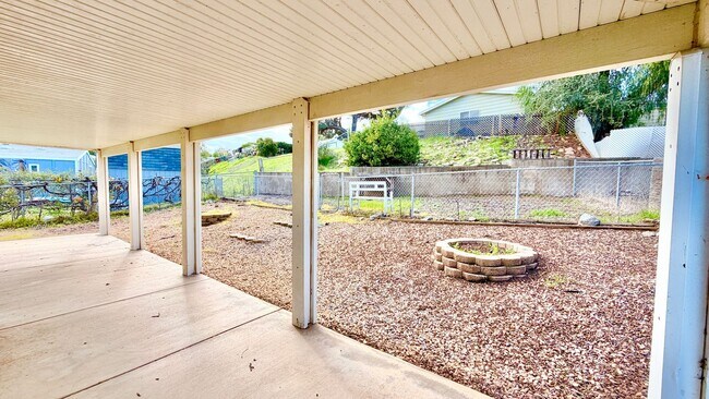 Building Photo - 33259 Homestead Ln