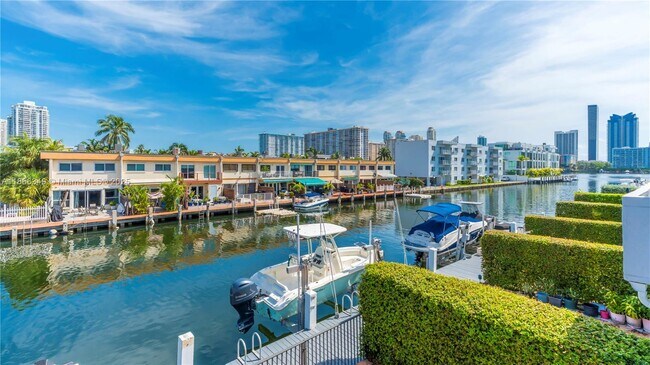 Building Photo - 3827 NE 166th St