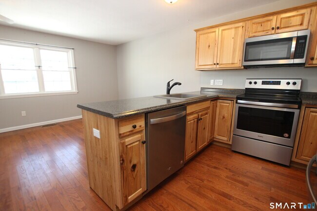 Building Photo - 12 Eagle Rock Hill