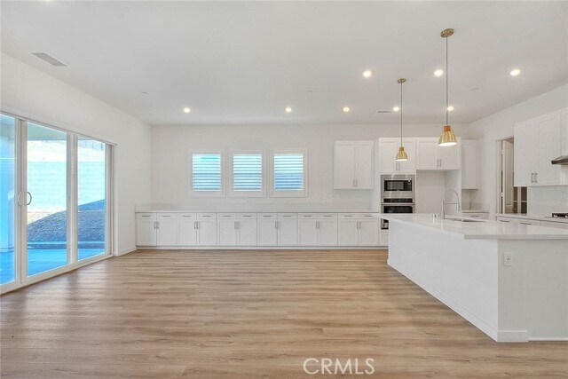 Building Photo - 15842 Butterfly Dr
