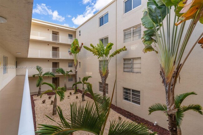 Building Photo - 7745 SW 86th St