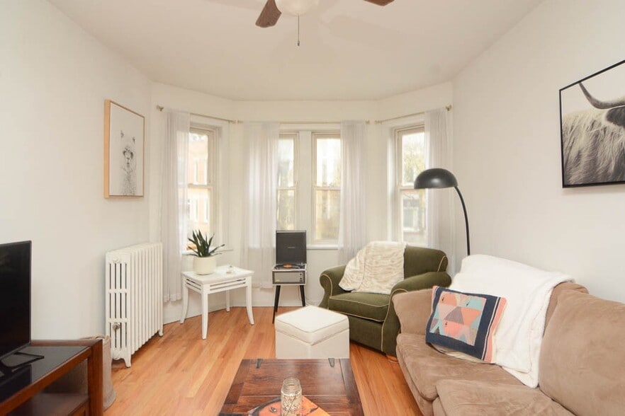 Building Photo - 1929 W Crystal St