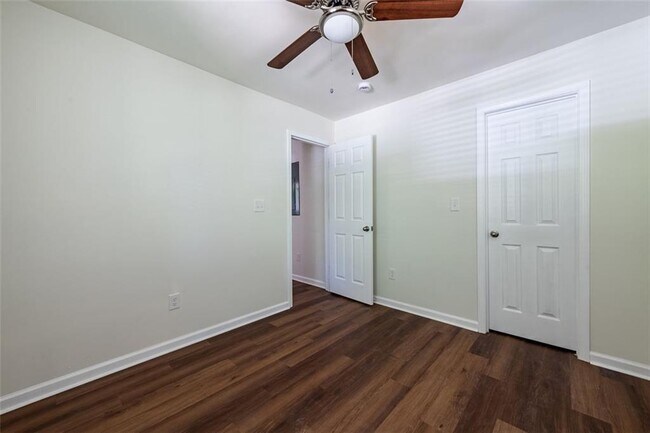 Building Photo - 452 Paines Ave NW