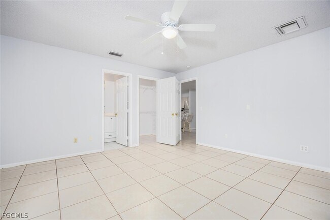 Building Photo - 7261 Albany Rd