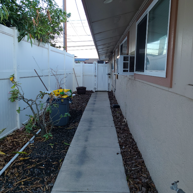 Building Photo - 256 S Papa Ave