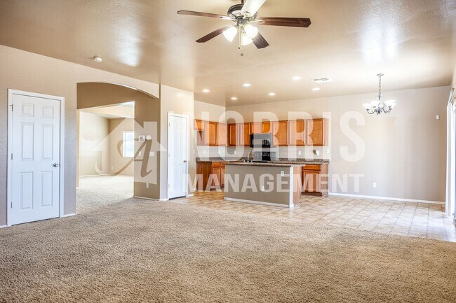 Building Photo - Large Beautiful Home in Coolidge w/ SOLAR
