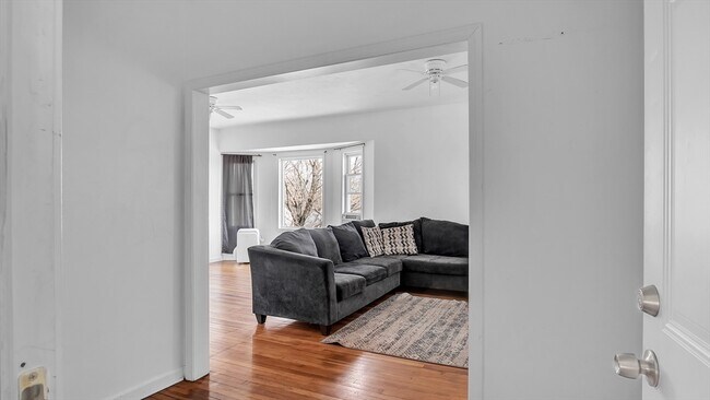 Building Photo - 1442 Main St