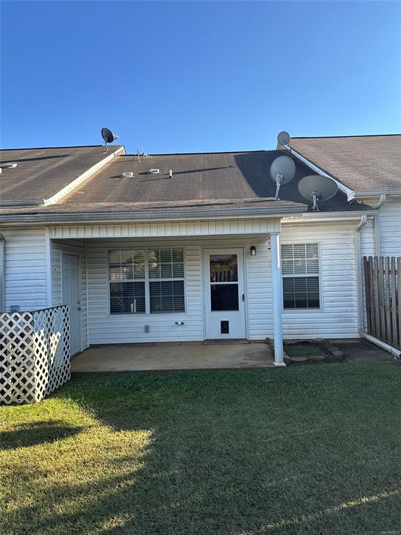 Building Photo - 61 Park Dr S