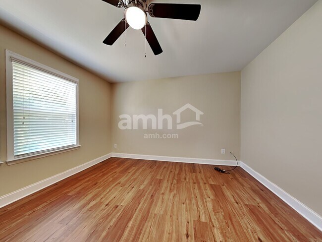 Building Photo - 1023 Monitor Ct