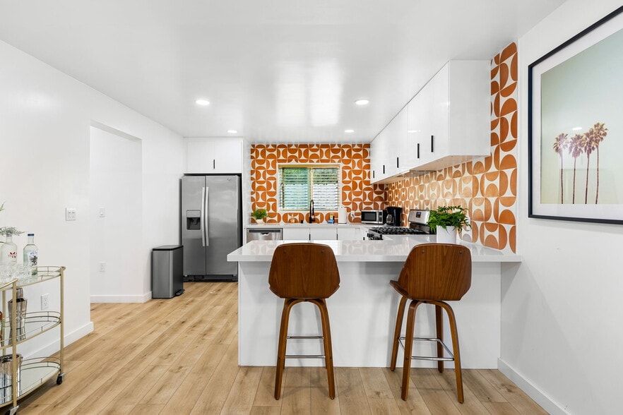 Building Photo - 321 N Gertruda Ave