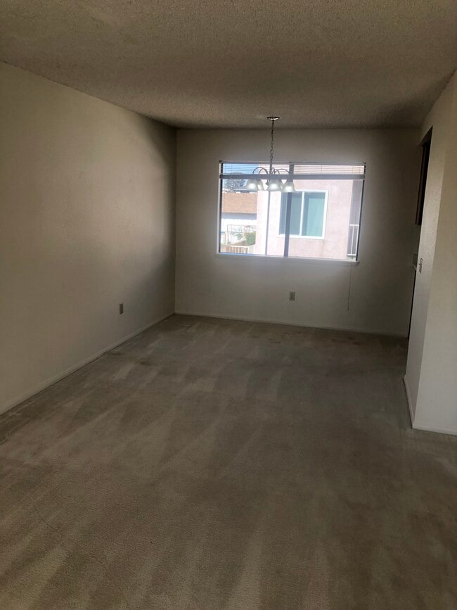 Building Photo - 17055 S Dalton Ave