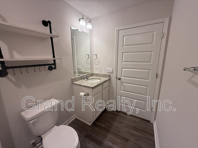 Building Photo - 7640 Gumbo Ave