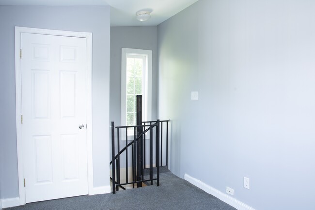 Building Photo - 714 Spring St