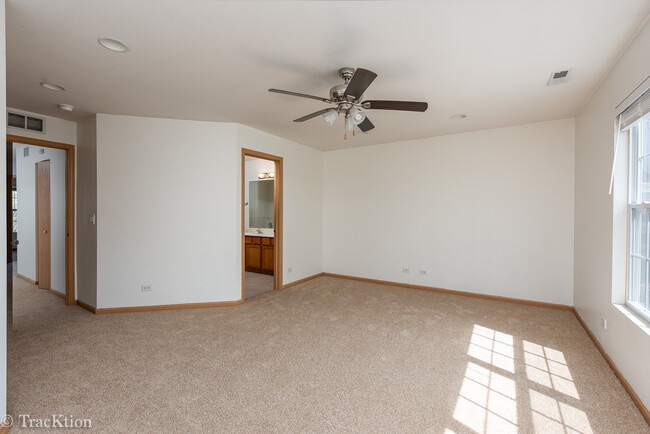 Building Photo - 104 Concord Dr S