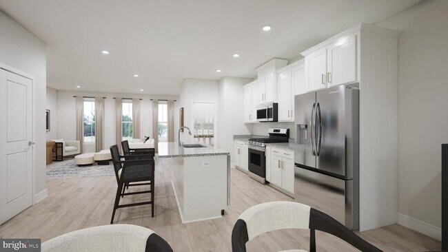 Building Photo - 135 Heyford Dr