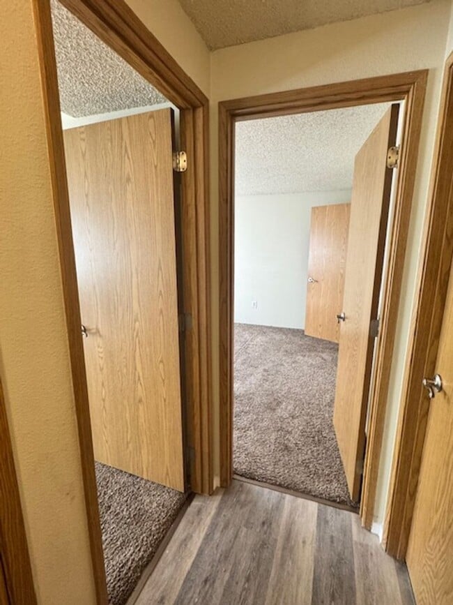 Building Photo - SINGLE LEVEL 2 BEDROOM CONDO