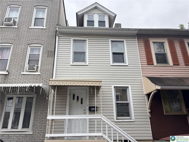 Building Photo - 416 W Green St