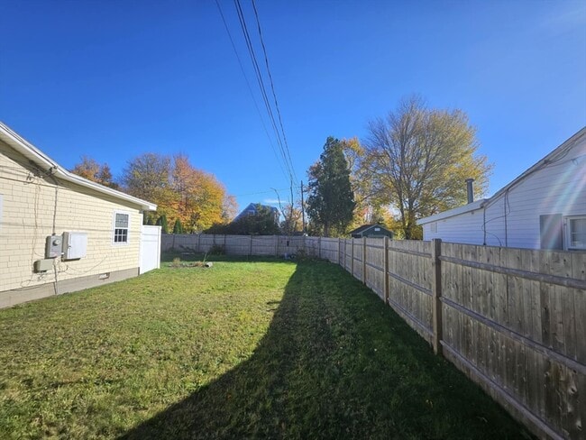 Building Photo - 1037 Ocean St