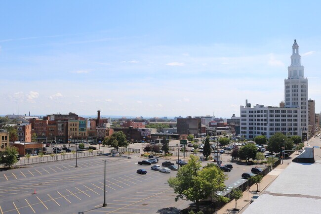 Building Photo - 628 Washington St