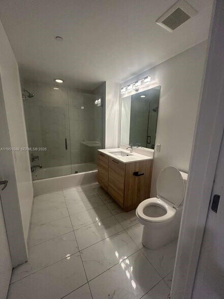 Building Photo - 16385 Biscayne Blvd