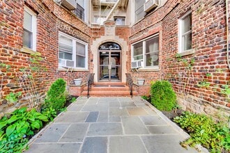 Building Photo - 305 Sixth Ave