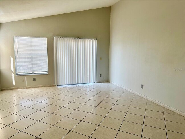 Building Photo - 2524 Woodgate Blvd