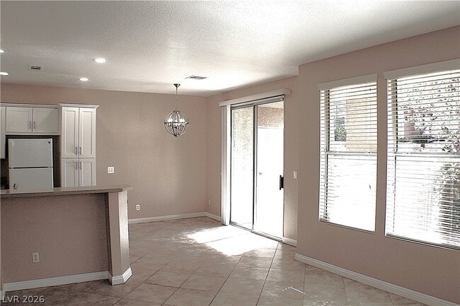 Building Photo - 251 S Green Valley Pkwy