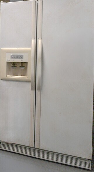 Fridge - 4944 Narvaez Ave