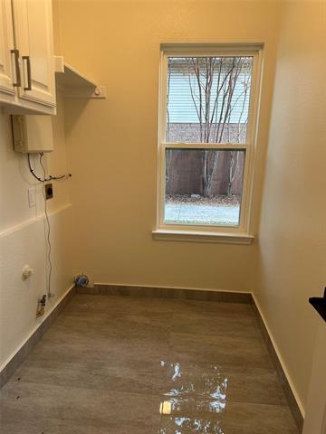 Building Photo - 304 Glen Hollow