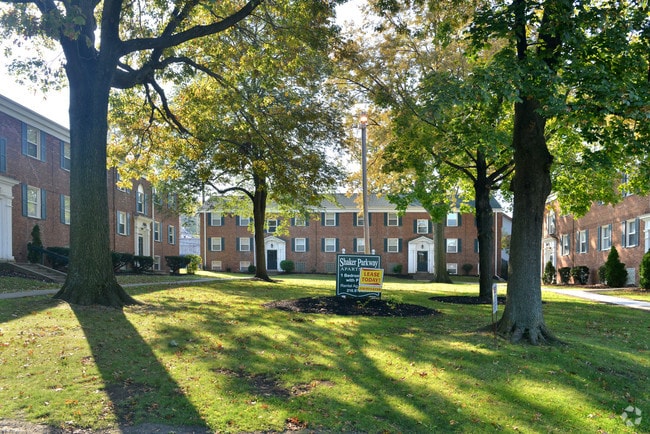 Building Photo - Shaker Parkway Apartments