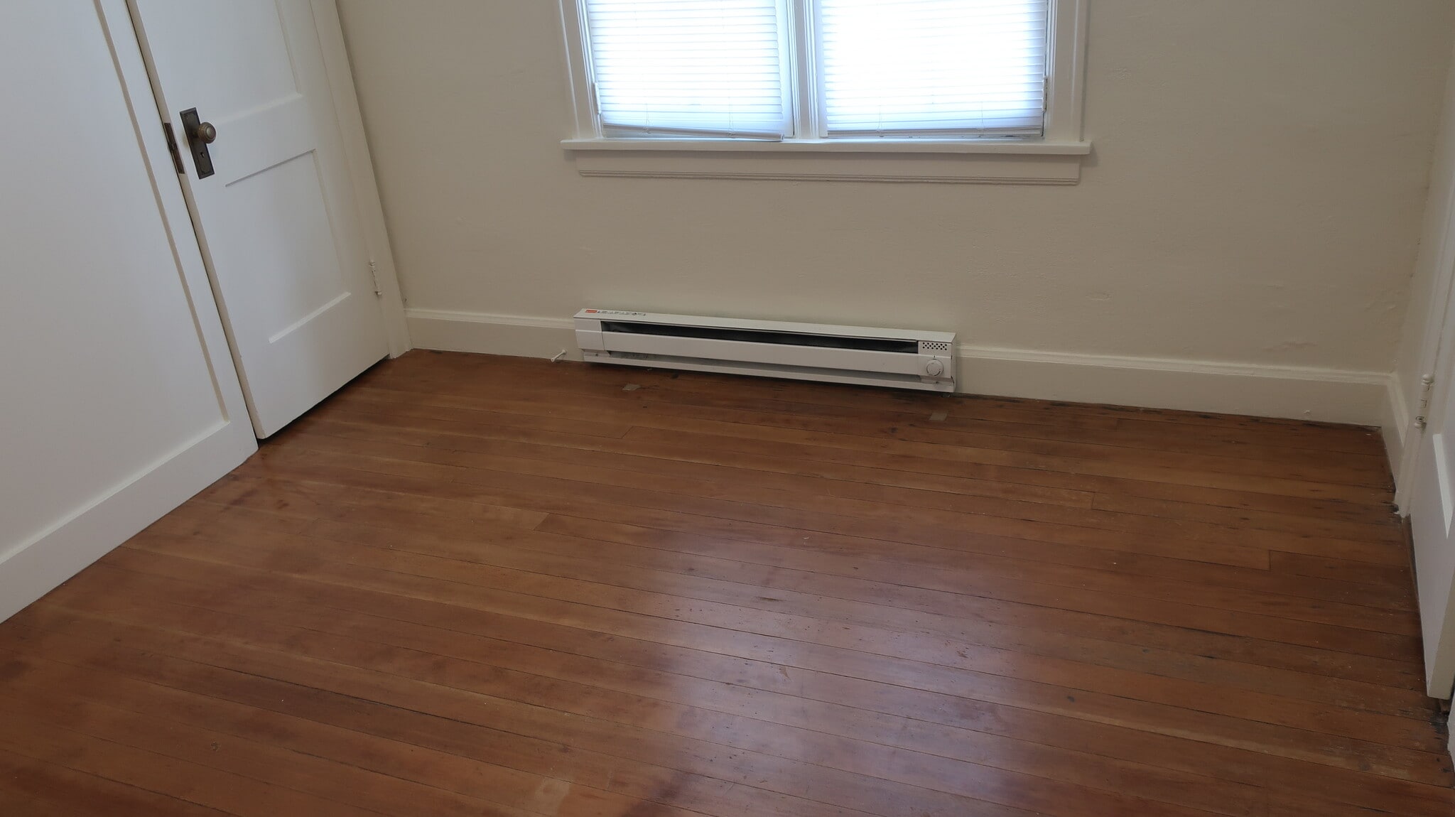 Building Photo - 535 Yakima St