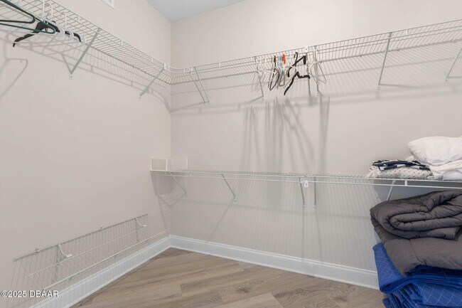 Building Photo - 231 Riverside Dr