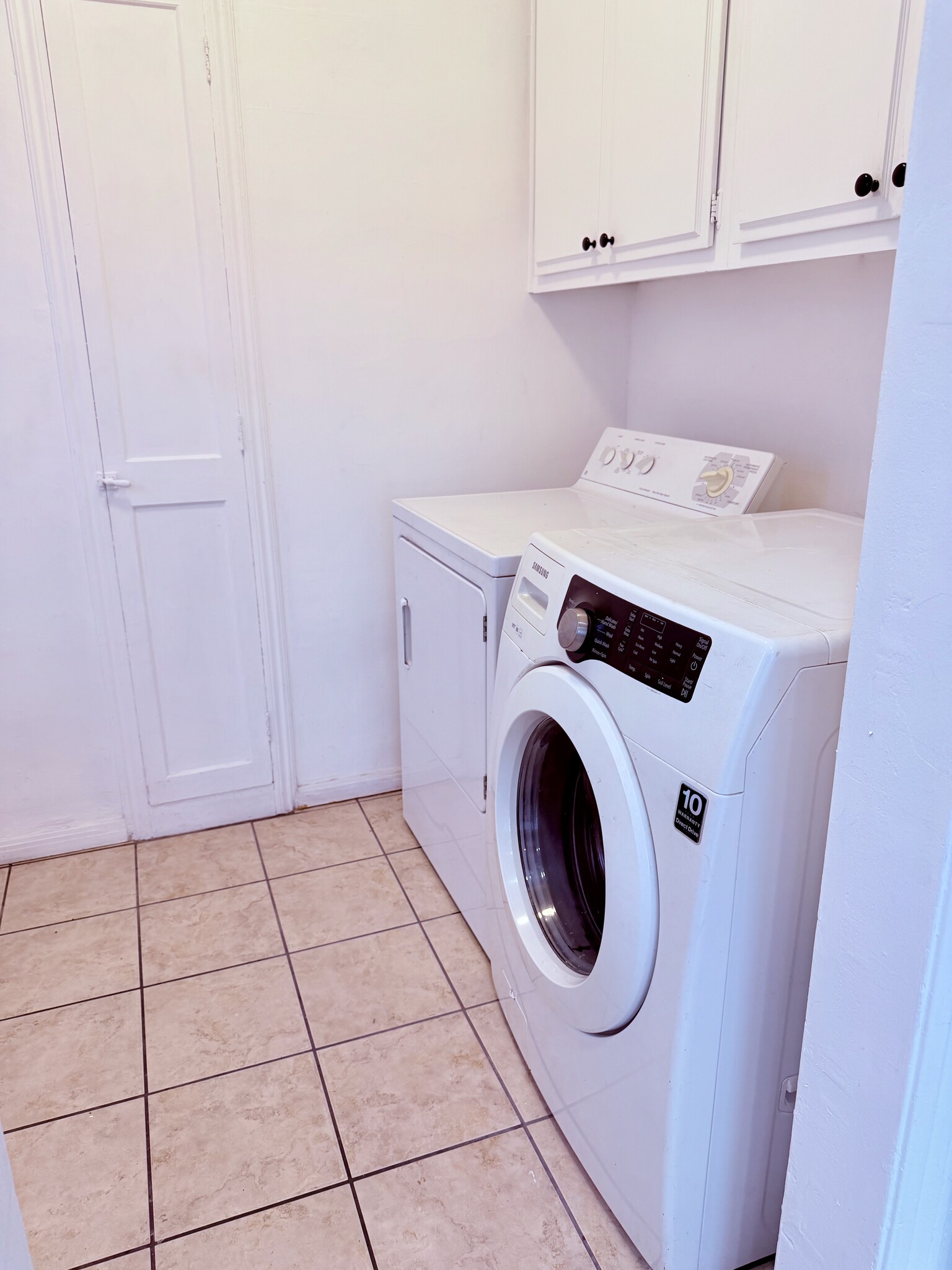 Building Photo - 6000 4th Ave