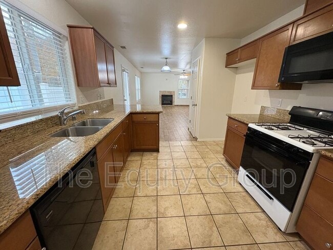 Building Photo - 3933 W Cecil Ave