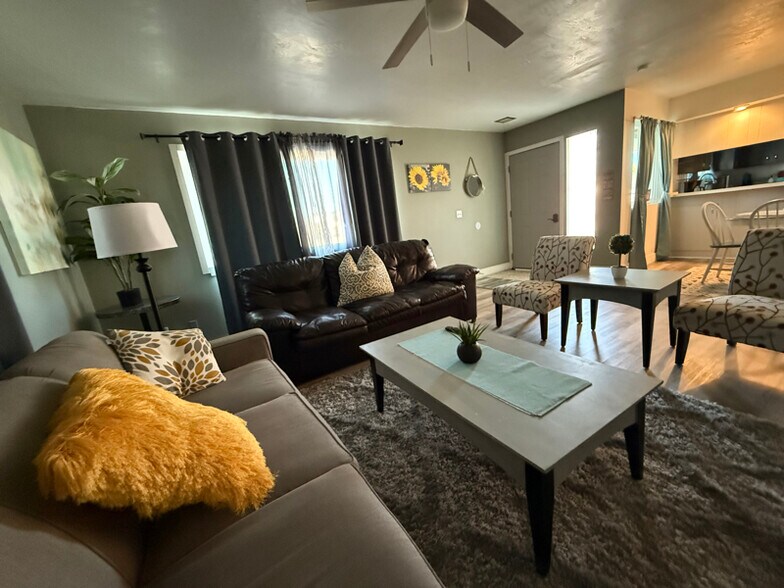 Building Photo - 2688 Daytona Ave