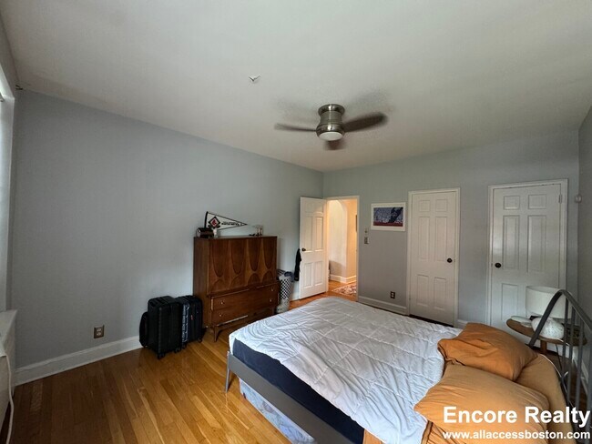 Building Photo - 89 Longwood Ave